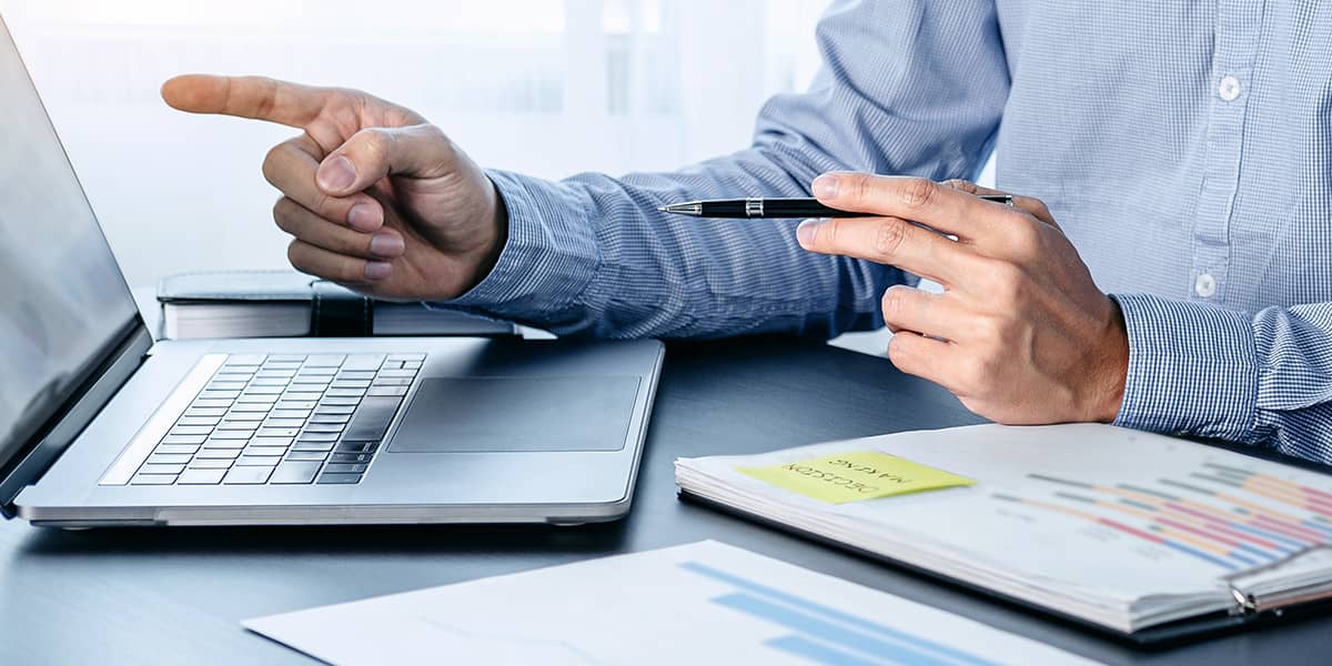 Pointing with laptop